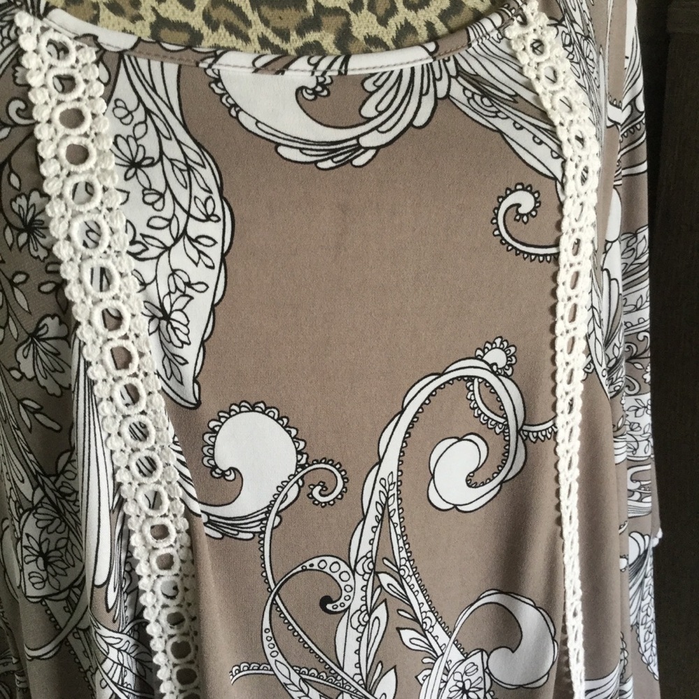 Batwing Slinky Tunic - Picture 3 of 6